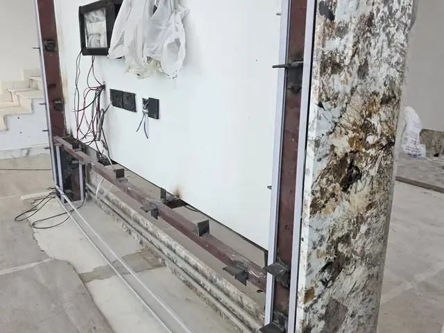 Granite feature column close-up finish