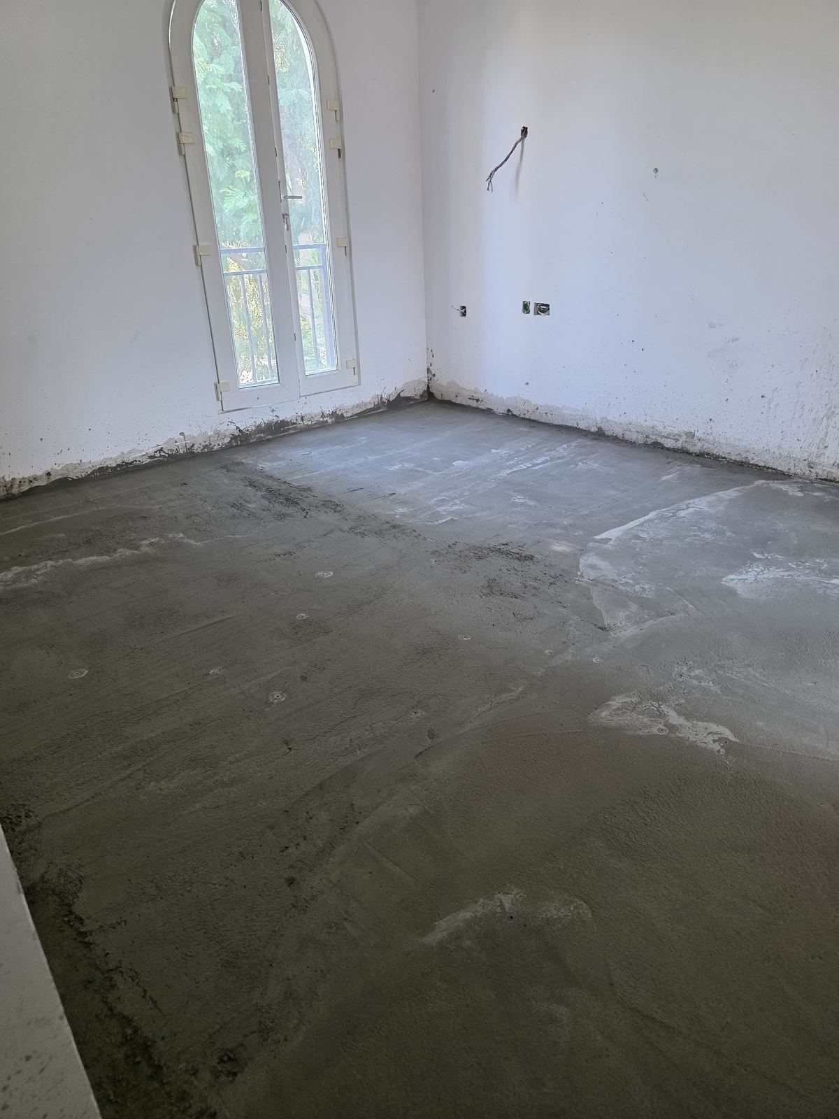 Floor screeding before tile and flooring installation
