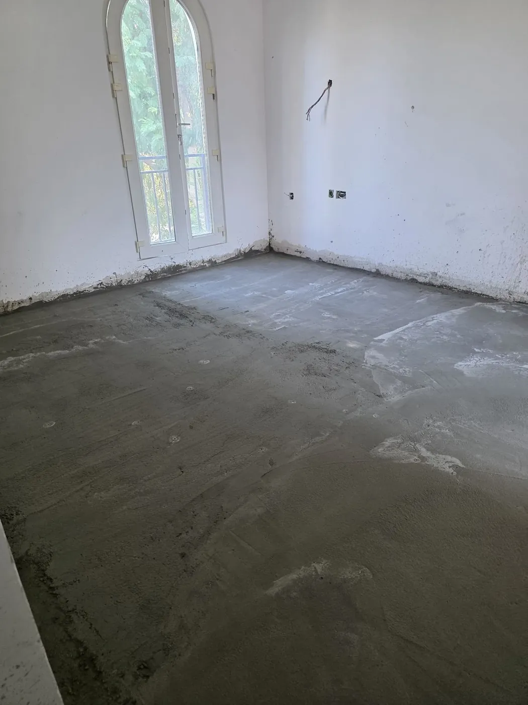 Floor screeding before tile and flooring installation