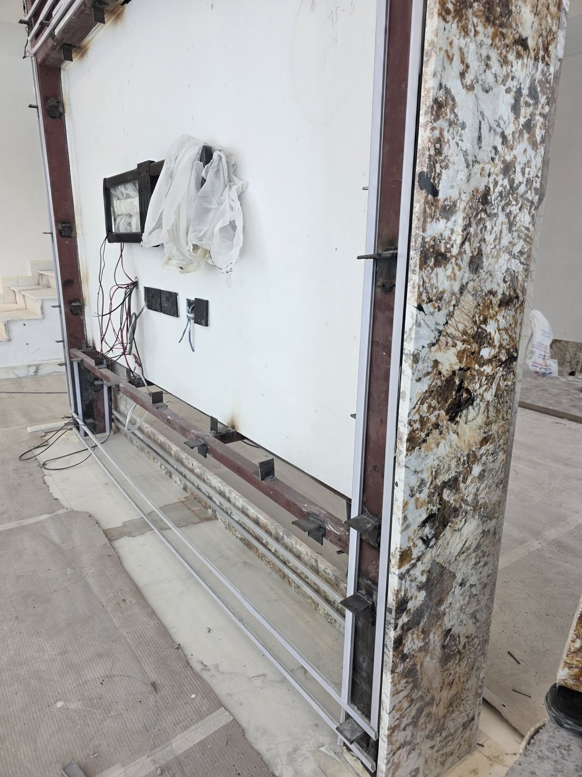 Granite feature column close-up finish
